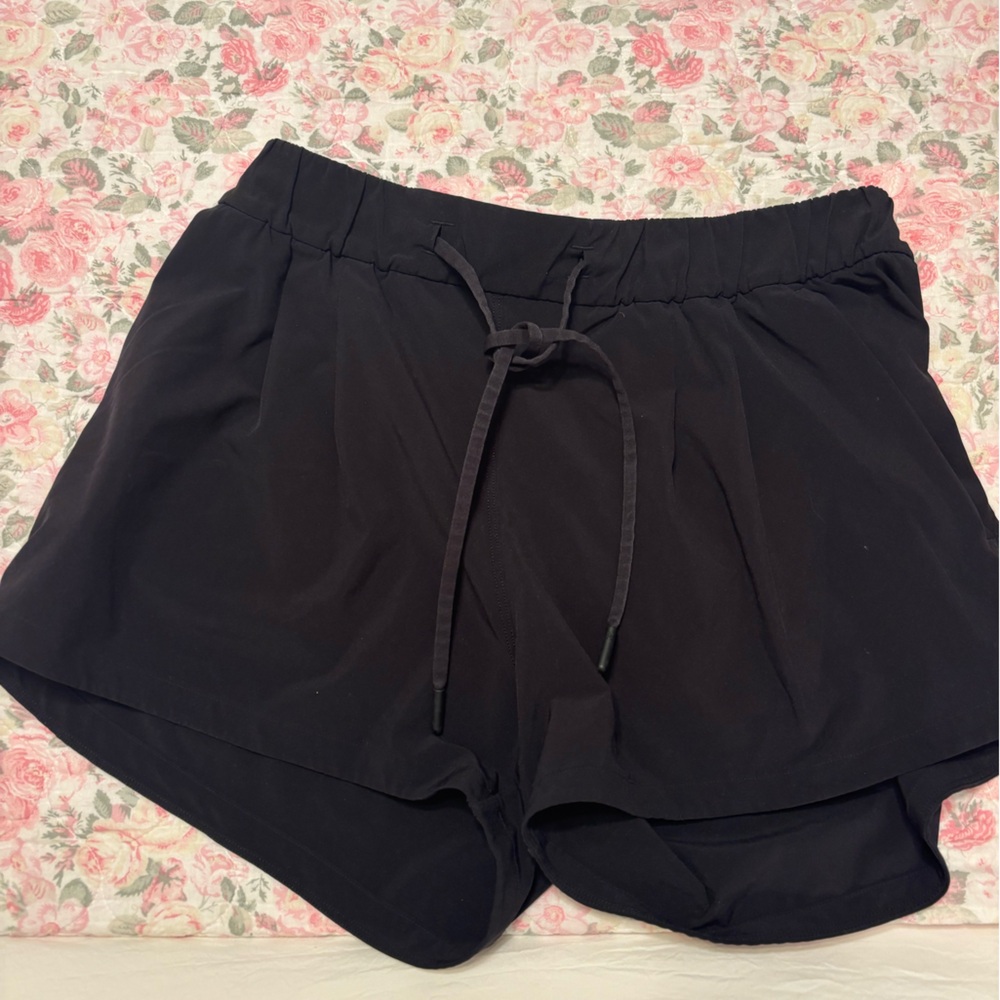 Lululemon Stroll at Sundown Short